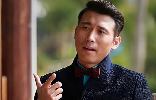 李乃文：20年终于熬成男主，48岁首次自曝已婚，却被妻子嫌像小孩