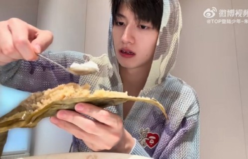 朱志鑫之前在《一路向海的少年》新疆录制时皮肤状态如何？|粉丝生活分享|素颜|粉丝|自律|耐受力