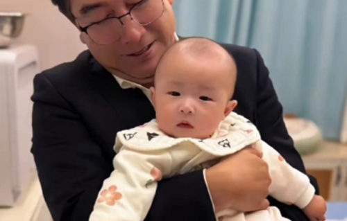 水均益外孙女满周岁，水亦诗泉州办宴会，雪宝第6个阿姨也辞职了