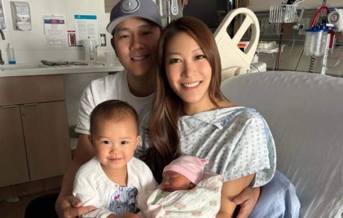 恭喜！香港知名女星宣布二胎生女，羊水突然穿破喷了老公一身