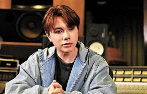 彻底失控！张敬轩刚露面就遭举报，网友强烈抵制！英皇被牵连其中