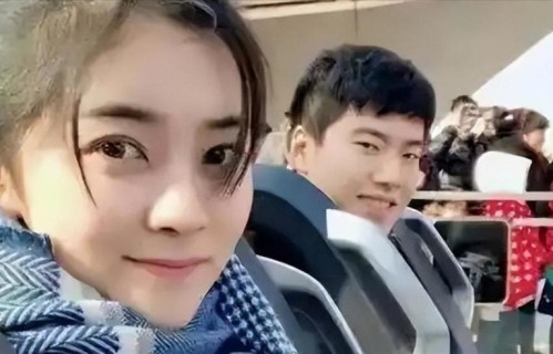 两次嫁给梁靖崑，退圈安心照顾两个儿子，如今丈夫成为大学教授