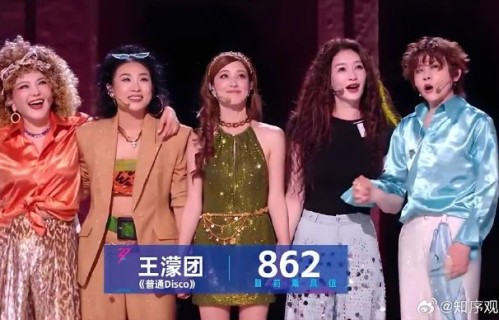 《乘风破浪的姐姐》系列节目在第四季及之后是如何调整赛制来应对高人气选手的？