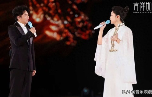 三代人抢一张票！凤凰传奇演唱会凭什么让00后和爸妈挤破头？