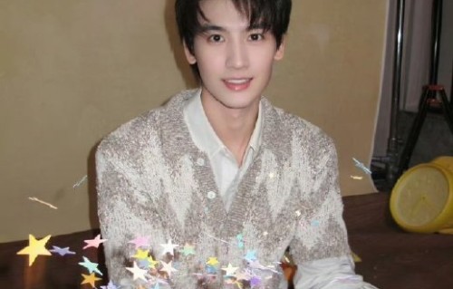 黄俊捷剪短发后网友对他新造型的评价如何？