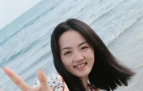 最新：袁苑救人战袍惊艳全网，朋友圈狂秀老公，双双为家乡发声！