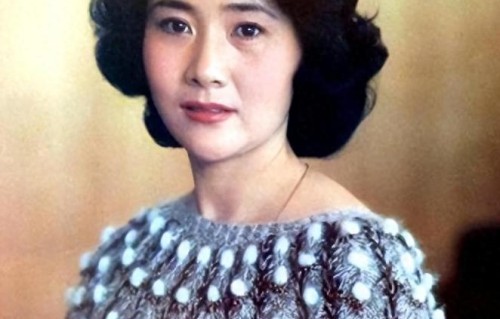 央视主持人吞300颗安眠药自杀，被抢救7天7夜，如今过得怎么样？ 