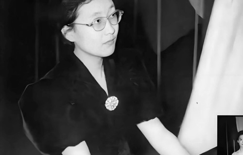 1959年，刘诗昆和顾圣婴年轻时，一张罕见的合影，人生却命运迥异