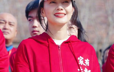 高圆圆放风筝跑丢鞋！《家有七郎》潍坊拍摄趣事全揭秘|温柔|都市日常短剧|逆袭短剧|剧组|童年