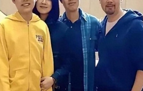 陈慧琳全家福罕曝光，俩儿子长得像父亲，14岁次子身高超过母亲