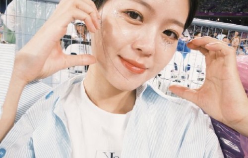 除了脱秋裤的趣事，李荣浩杭州演唱会还有哪些温暖互动环节？|巡演|舞台|游戏|签名|杨丞琳