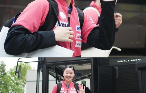 日本女队抵达伦敦，桥本帆乃香、张本美和心情不错，笑得好开心