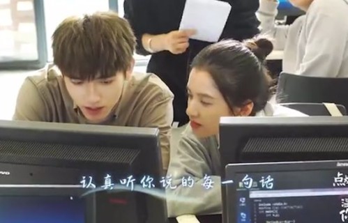 点燃我：陈飞宇删减吻戏曝光，张婧仪被亲得羞红脸，导演都没眼看