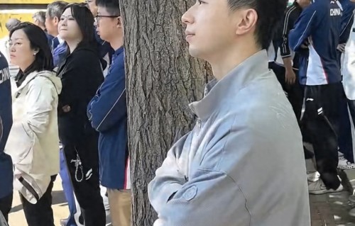 马龙：天花板级老爸！在北京陪老婆儿子几天，再赶去伦敦世乒赛 