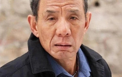 吴京发文悼念！魏宗万走了，伴随在他身上的3个疑问，也该解开了