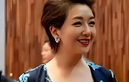 身家上亿又如何？58岁风光半生的江珊，如今27岁女儿成了“心病” 