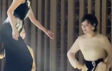 杨幂搀扶杨紫孙俪的现场图是什么样的？