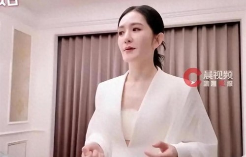 谢娜回应网友问抚养权判给谁了，自曝：何老师把他家床送给我