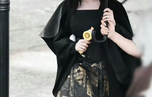 《万花世界》中鞠婧祎的苏绿夏是什么人设？