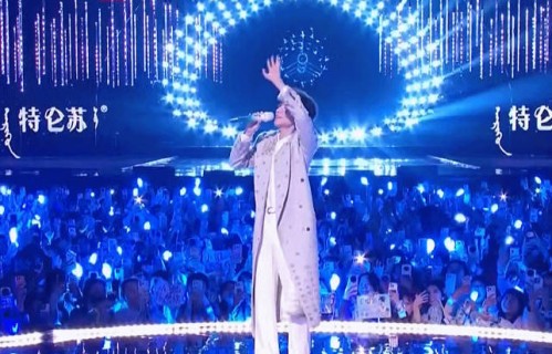 王俊凯出道多年，是如何做到人气持续不减并得到大规模应援的？