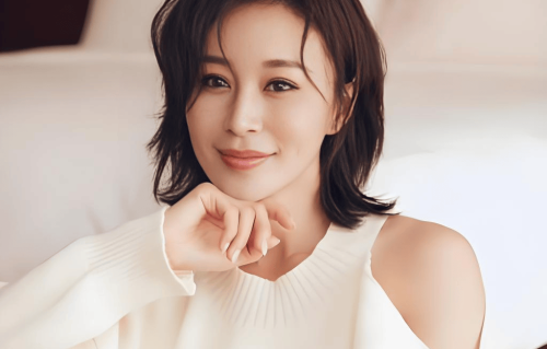 47岁杨雨婷近况曝光！嫁给同学房子斌，如今19岁女儿比她还要漂亮