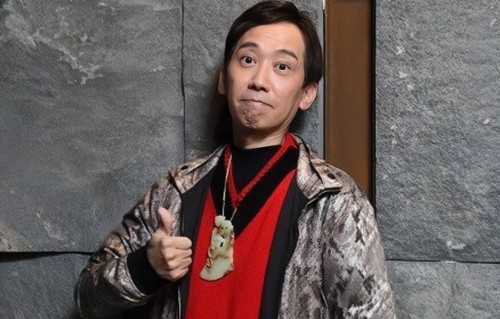 香港知名演员瘦成纸片人，双颊凹陷青筋凸显，患鼻咽癌花光积蓄