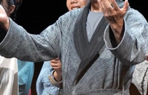 众星捧场张国立话剧!柯蓝黄志忠罕见同框,郭德纲送花,邓婕鼓掌