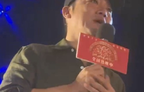 贾冰回应偷拍视频：否认爆粗口，自嘲热搜热馊了