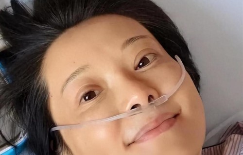 钱再多有什么用？躺在病床上的53岁袁立，后悔都已经来不及