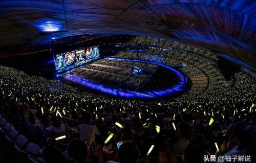 邓紫棋的“I AM GLORIA”世界巡回演唱会于昨天12月26日在广州开唱_柚子解说