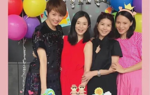 杨采妮梁咏琪李心洁许茹芸四个好朋友相聚，还是20多年前的模样