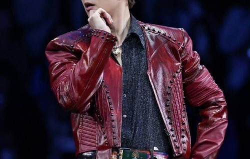 演唱会也开始送黄金了！张杰成都9场演唱会收官