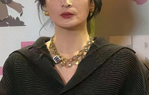 别心疼蒋勤勤！她和陈建斌的婚姻，从不是柴米油盐，是灵魂博弈