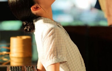 《无限超越班4》中，吴镇宇具体是如何评价郭晓婷演技变化的？|演技行业认可|脸上有故事|导师演技点评|故事|节目