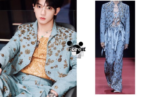 穆祉丞佩戴的定制项链上刻了什么内容，有什么特殊意义？|粉丝|厂牌|偶像|情感|标识