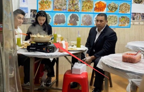 何猷君奚梦瑶现身大排档,与保镖同桌用餐还打包剩菜,网友:真接地气