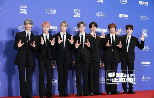 14日,NCT DREAM出席正规五辑《Go Back To The Future》记者会!笔挺西装高级帅气的梦梦!