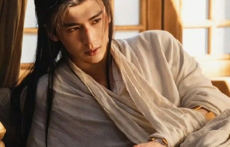 破碎美学+野性张力！丁禹兮《司宫令》战损披发造型引发全网热议