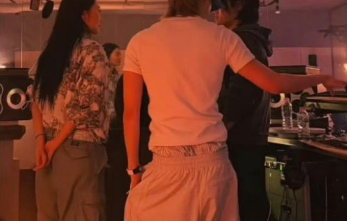 视频中女子和澄清的DJ是同一人吗