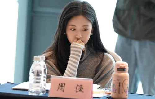 沈月在新剧《但愿人长久》中饰演的角色有什么特点？