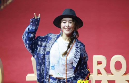 孙悦将在山东春晚演唱《祝你平安》，坦言第一次听这首歌时，处于人生最低谷