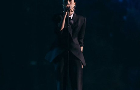 网友如何看待Yamy高情商回应歌曲平淡这件事