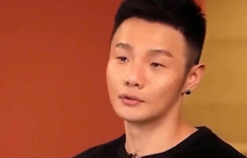 版权风波反转！吴向飞喊话道歉，李荣浩极速硬核回应引热议