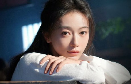 吴谨言和魏哲鸣在《凤不栖》中分别饰演什么角色？|杨欢|帝王|复仇|权谋|虐恋