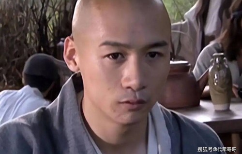 52岁高虎近况曝光！曾经红极一时，如今退圈已经10年沦落到送外卖