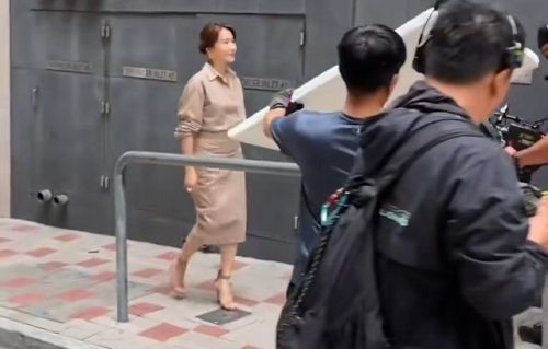 TVB前花旦罕有现身街头，被认错成关咏荷，豪门少奶奶气质太强