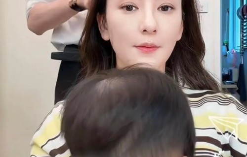 郭富城三胎女儿长得到底像谁？|腿上|额头|化妆|方媛|基因
