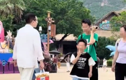 为何向太和向华强坐轮椅也要现身珠海游乐场？