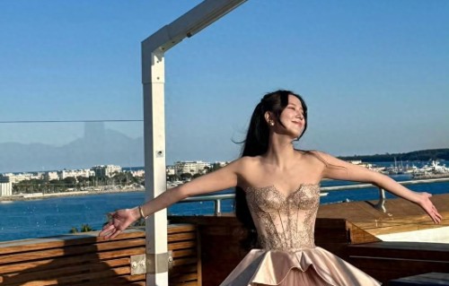 Jisoo 戛纳国际电视剧节幕后照 ​​​ 