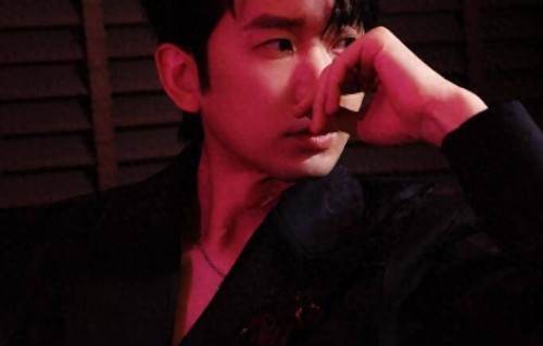 从五年隐婚到深情官宣，刘思维当爸宣言为何戳中亿万人？ 这不仅是宠妻